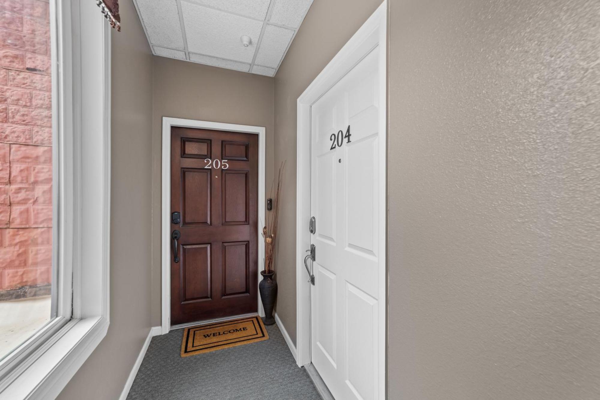 Modern Condo Inside The Historic St Regis Grand Junction Exterior photo