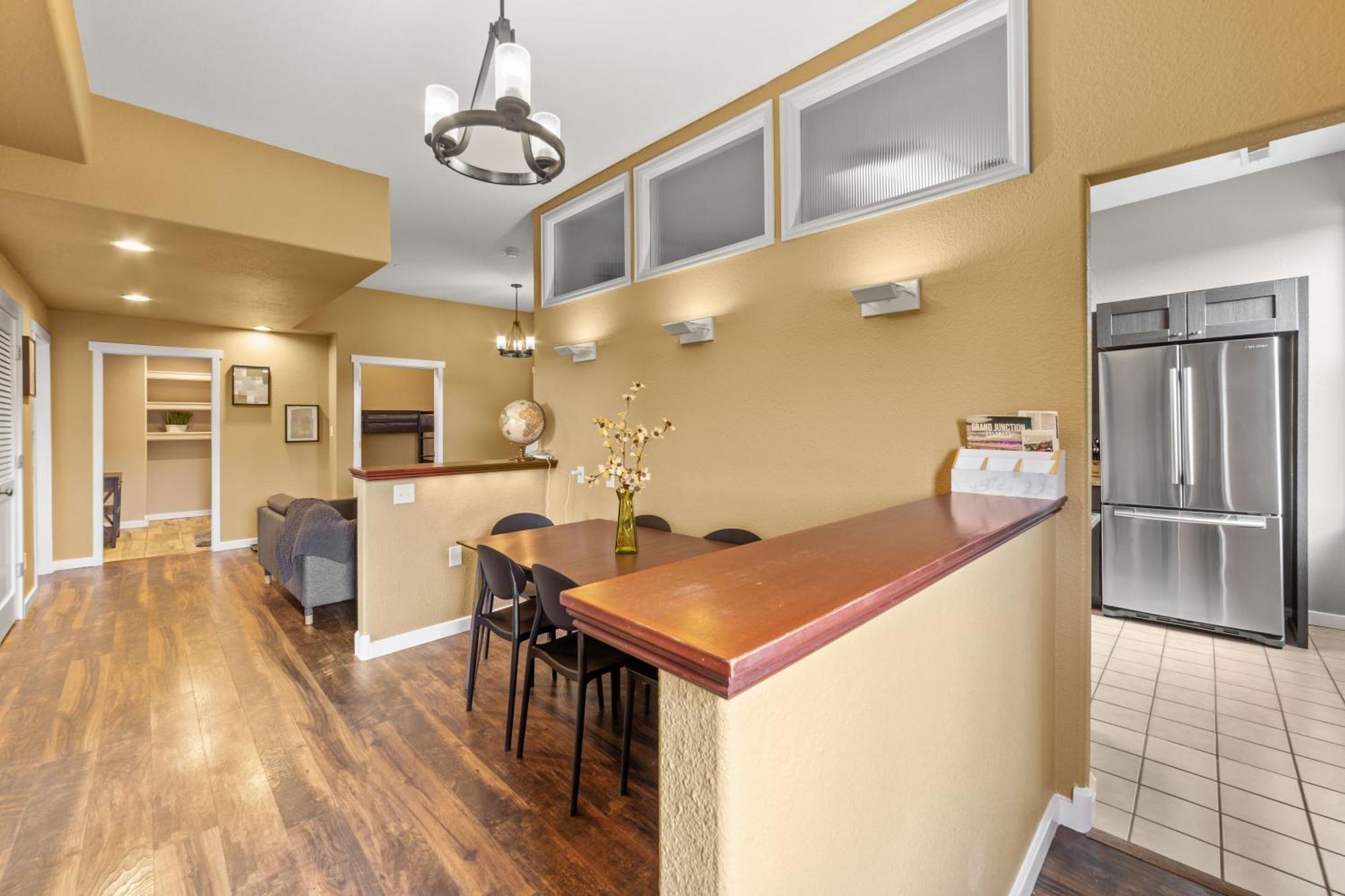 Modern Condo Inside The Historic St Regis Grand Junction Exterior photo