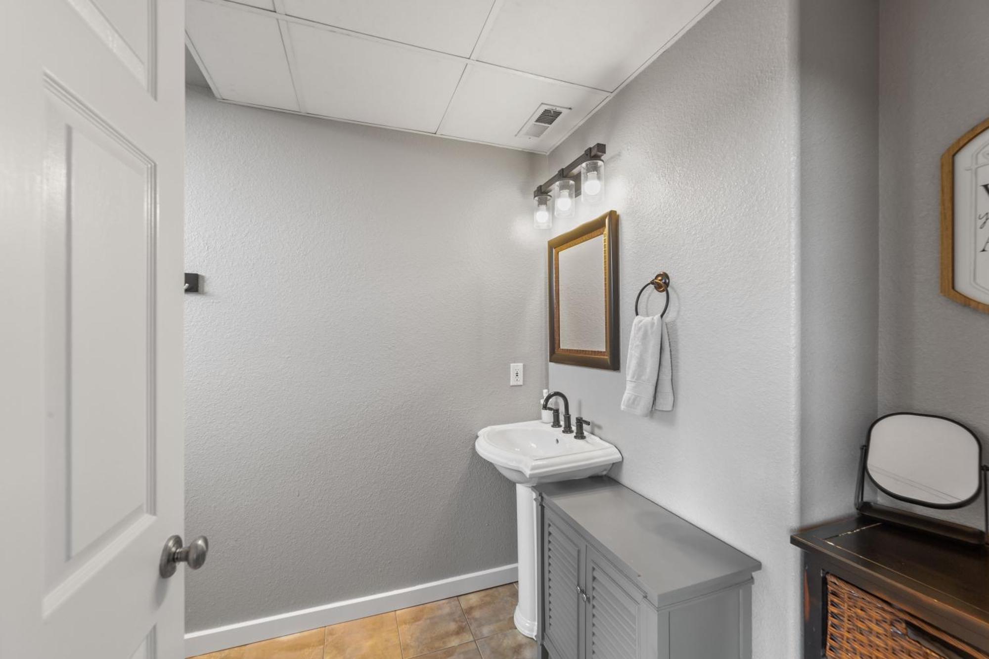 Modern Condo Inside The Historic St Regis Grand Junction Exterior photo