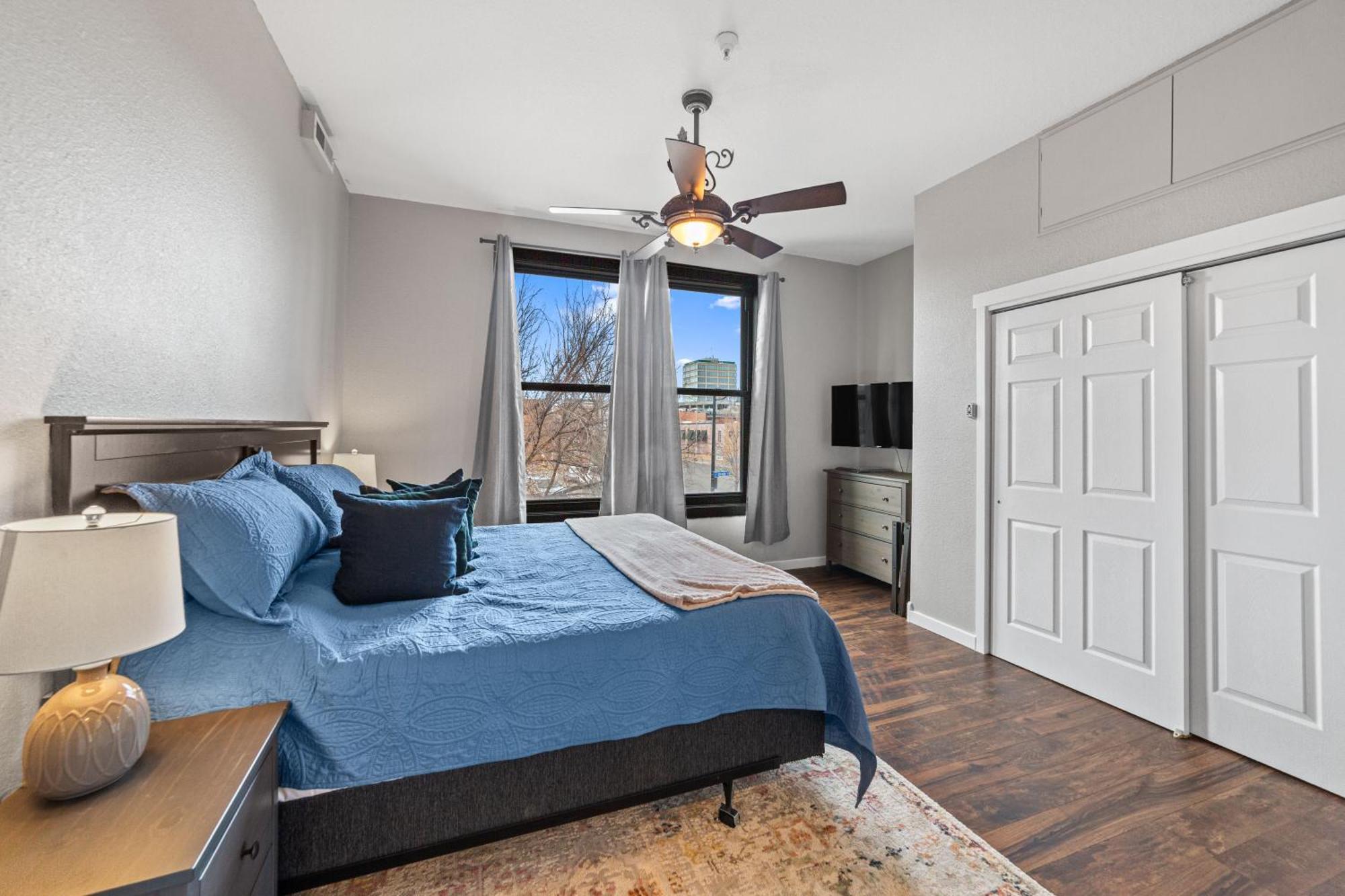 Modern Condo Inside The Historic St Regis Grand Junction Exterior photo