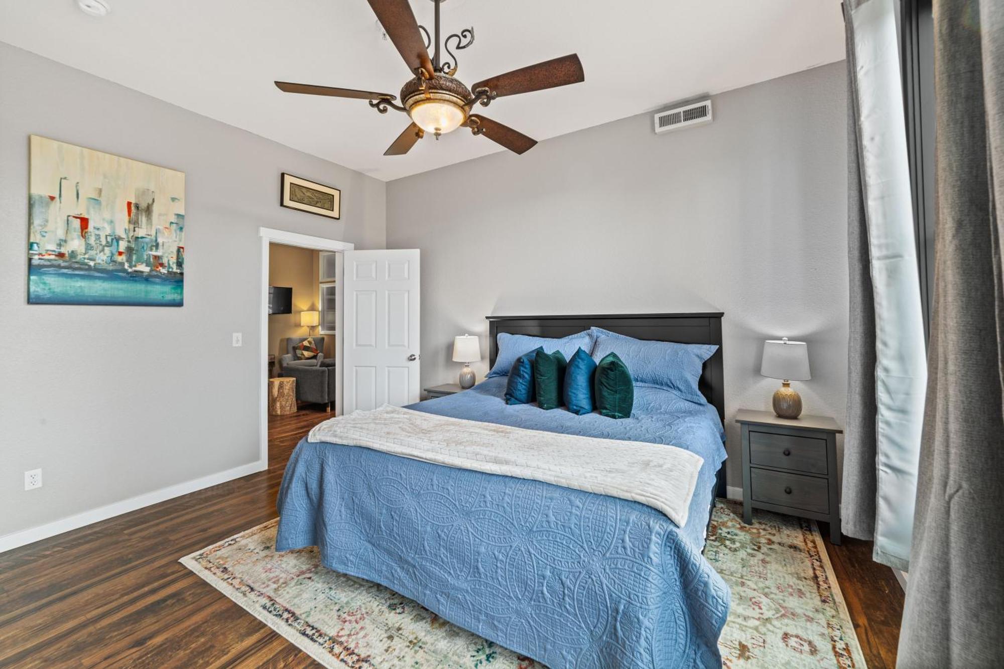 Modern Condo Inside The Historic St Regis Grand Junction Exterior photo