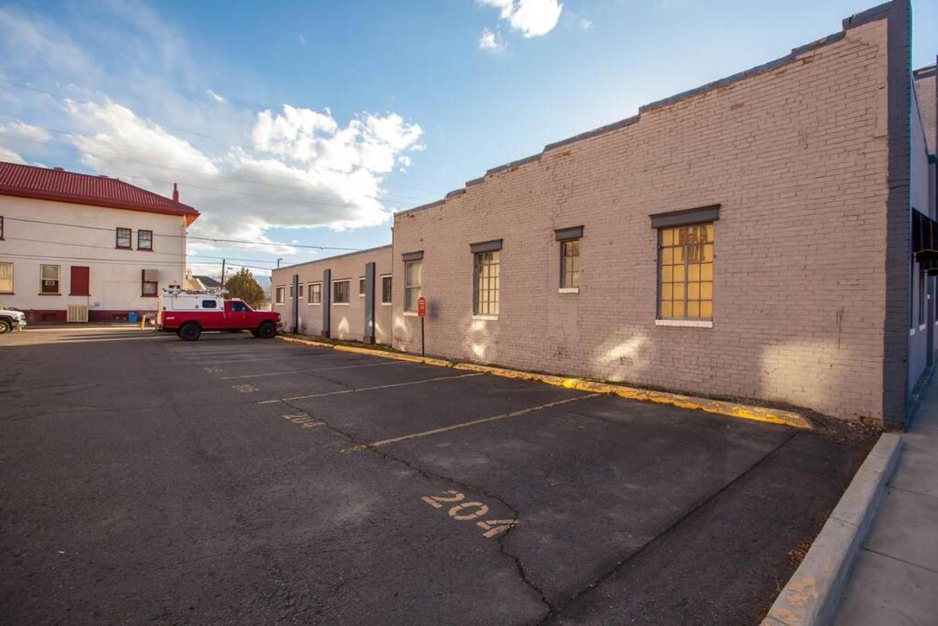 Modern Condo Inside The Historic St Regis Grand Junction Exterior photo